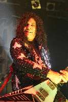 Adam-Bomb-09-Hans-Clijnk_thumb