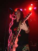 Adam Bomb 04 Hans Clijnk_thumb