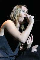 Guano-Apes-04-Hans-Clijnk_thumb