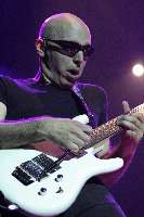 Joe Satriani 02 Hans Clijnk_thumb