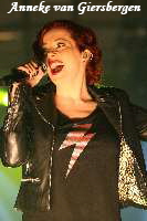01-Anneke-Van-Giersbergen-MFVF11-Hans-Clijnk_thumb