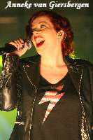 02-Anneke-Van-Giersbergen-MFVF11-Hans-Clijnk_thumb